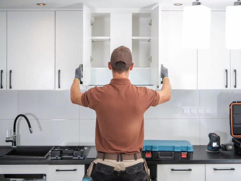 remove kitchen cabinets