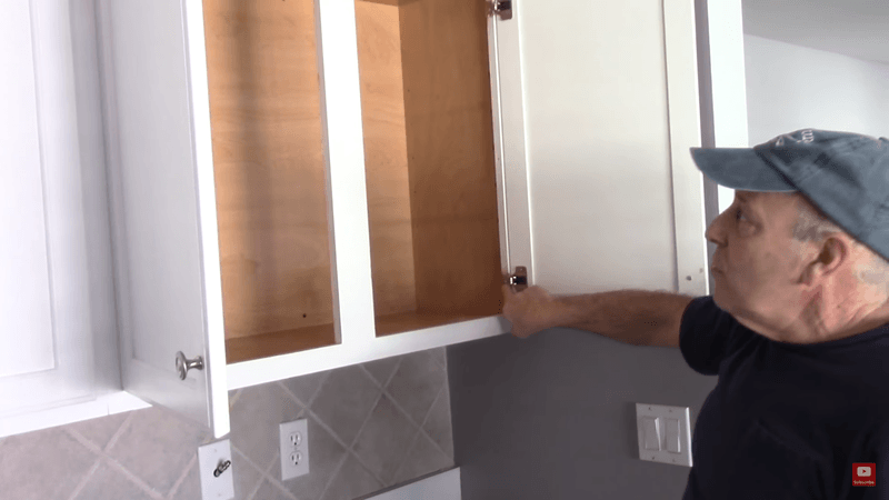 how to remove kitchen cabinets